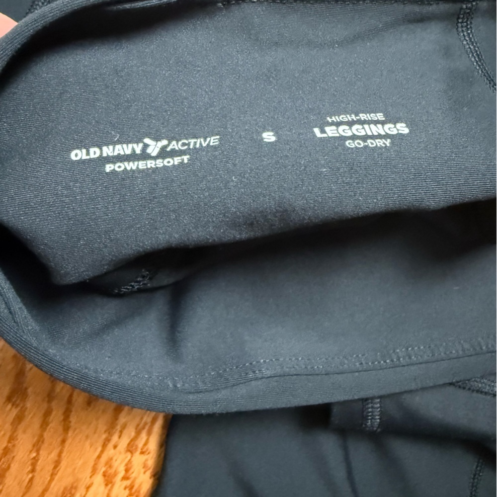 Old Navy Powersoft Leggings - Picture 3 of 3